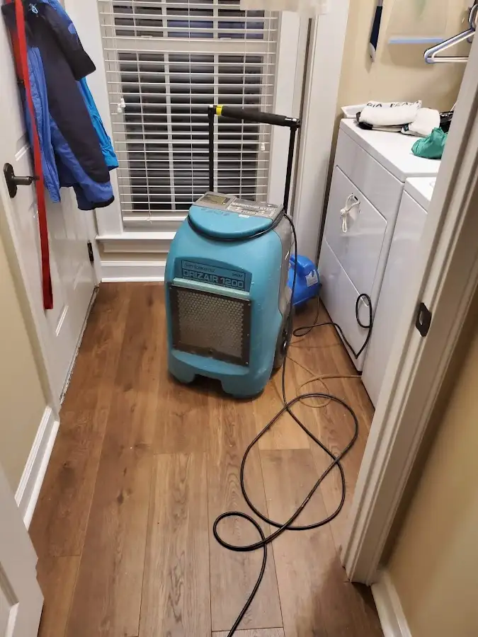 Commercial dehumidifier deployed for Crawl Space Restoration in Peru